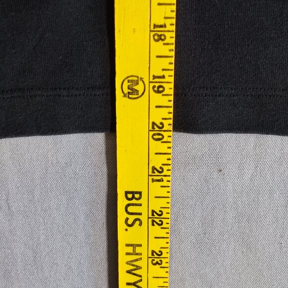 Harley-Davidson shirt women's size M black with graphic design crew neck - Picture 10 of 10